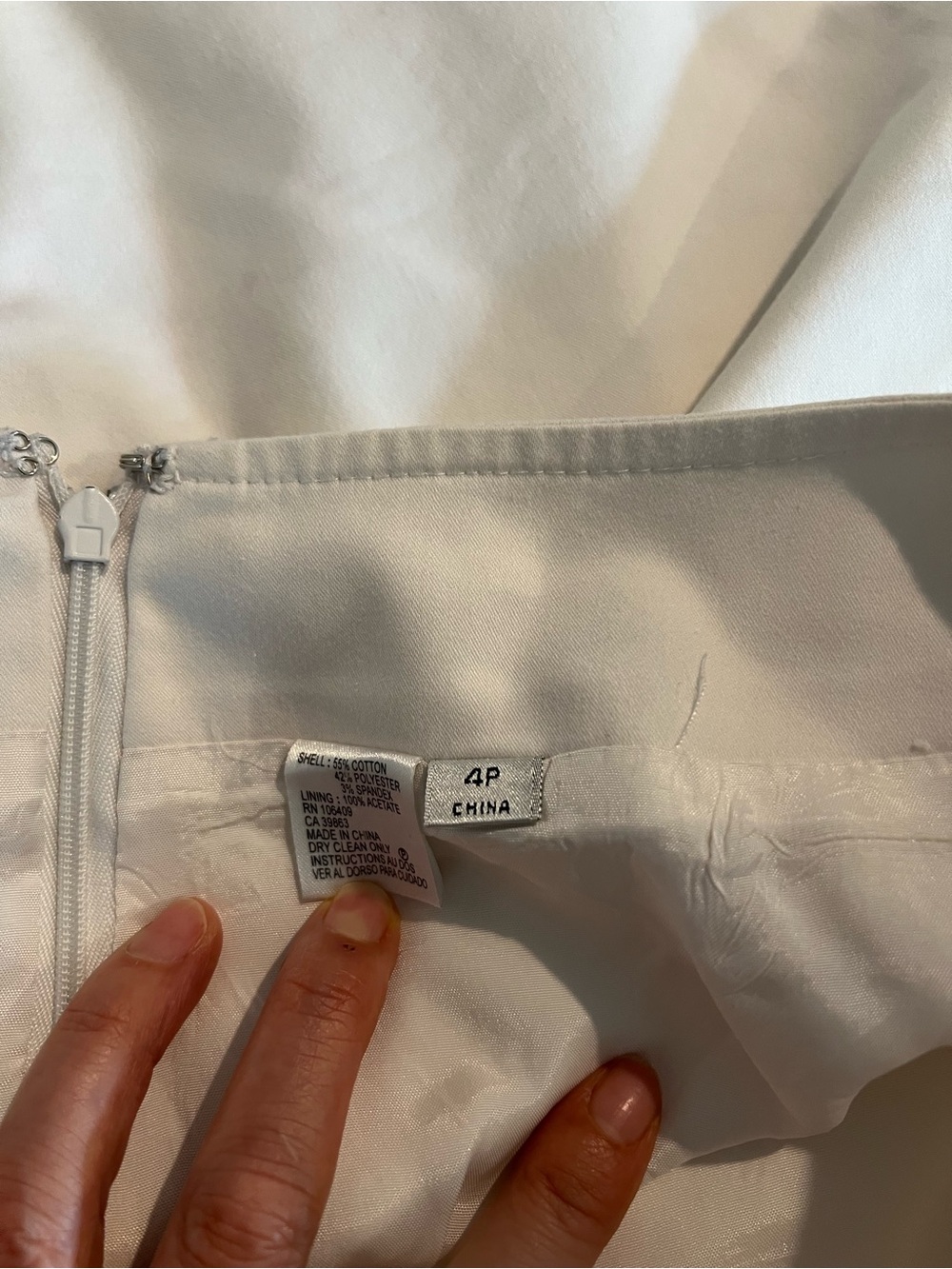 Classic White Pencil Skirt Petite Size 4P - Picture 7 of 9